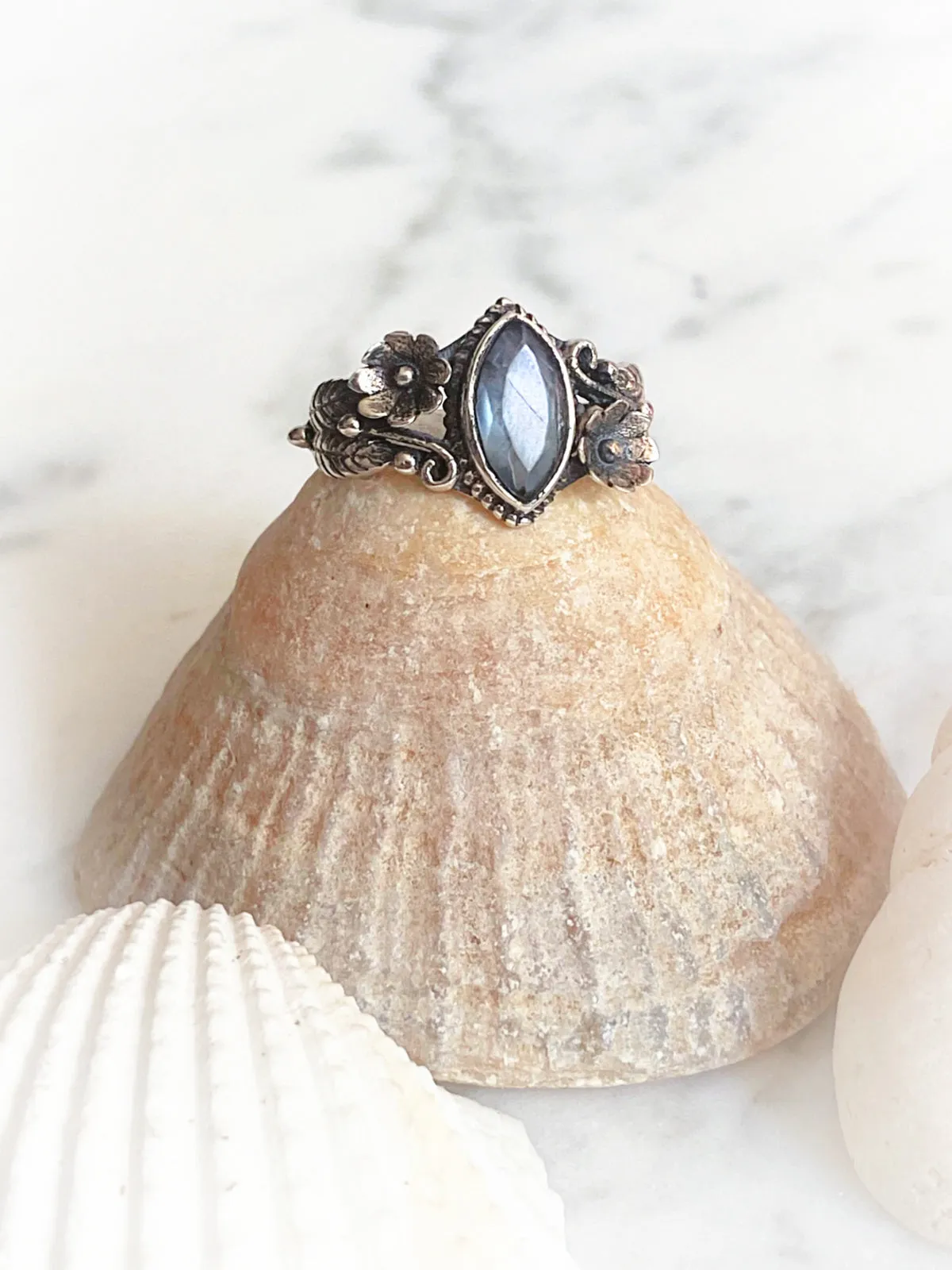 Apatite Flower Scroll Ring