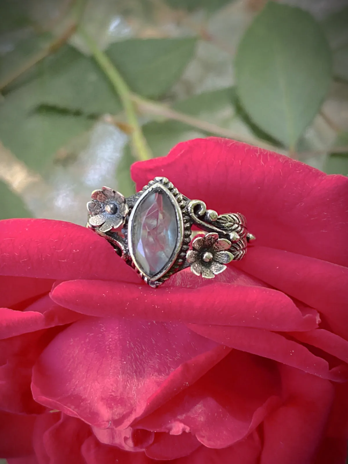 Apatite Flower Scroll Ring