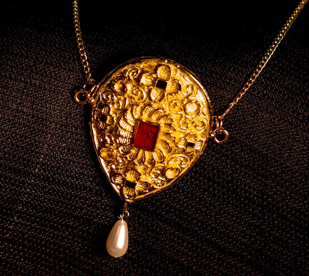 Beautiful 15th Century Pendant - Y-91