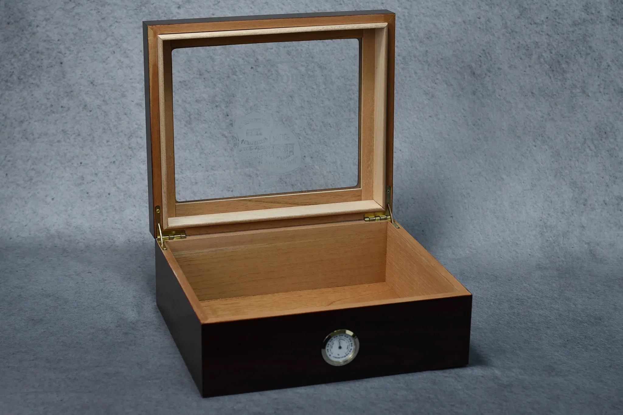 Chalet Glass Top Humidor