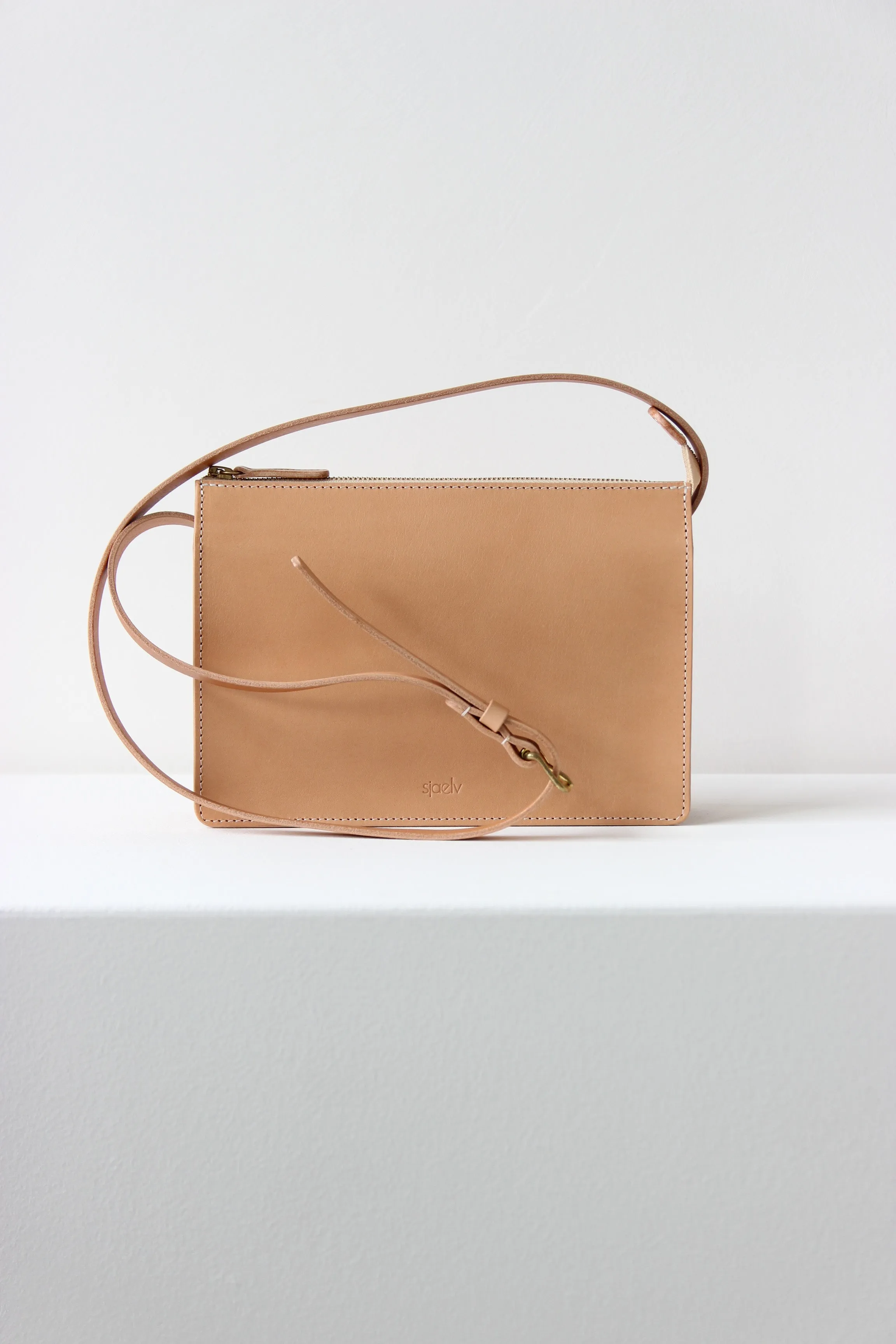 Classic crossbody bag natural