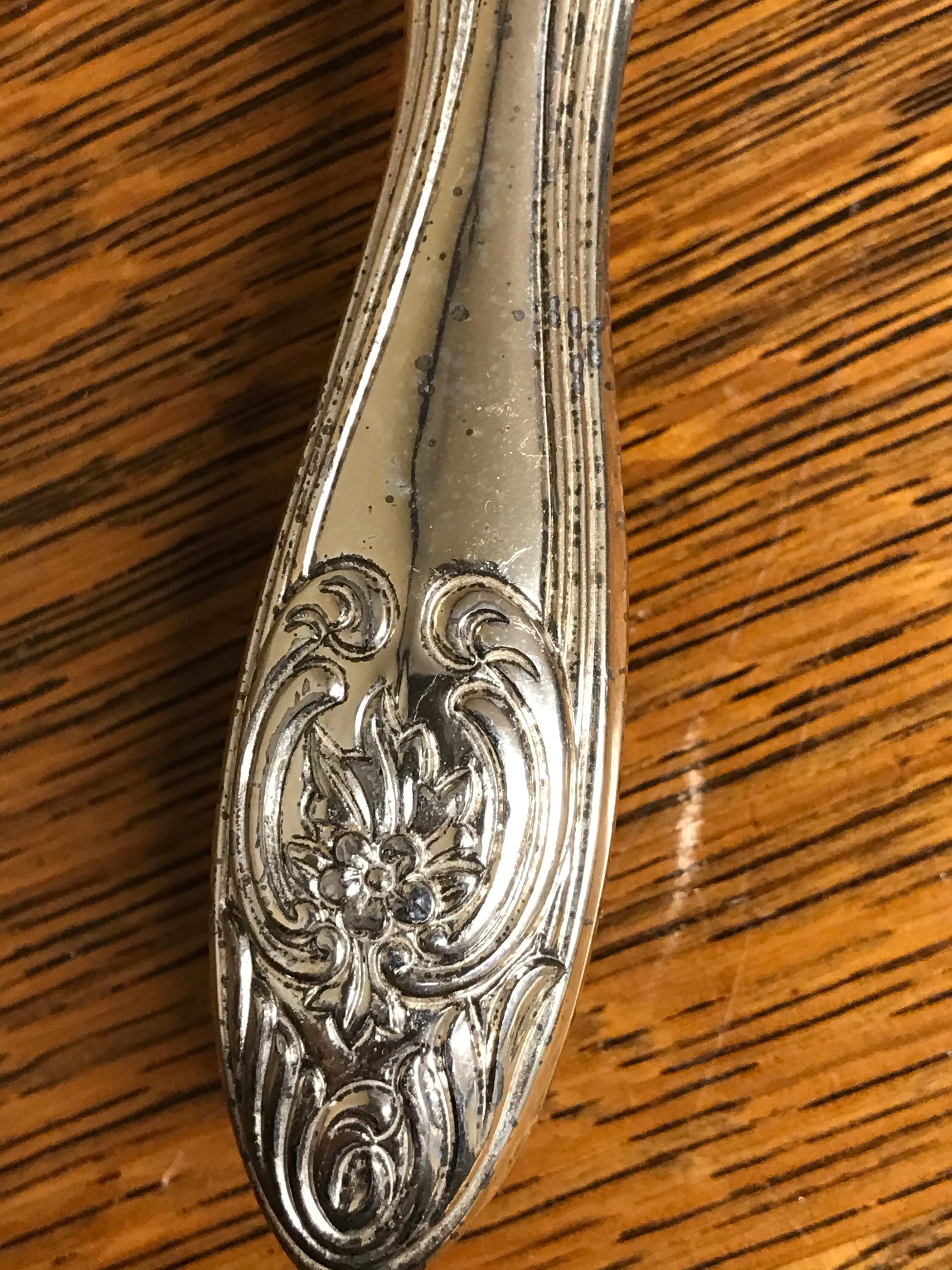 <€€ Vintage Towle Ornate Silver Handheld 8.5” Vanity Hair Brush