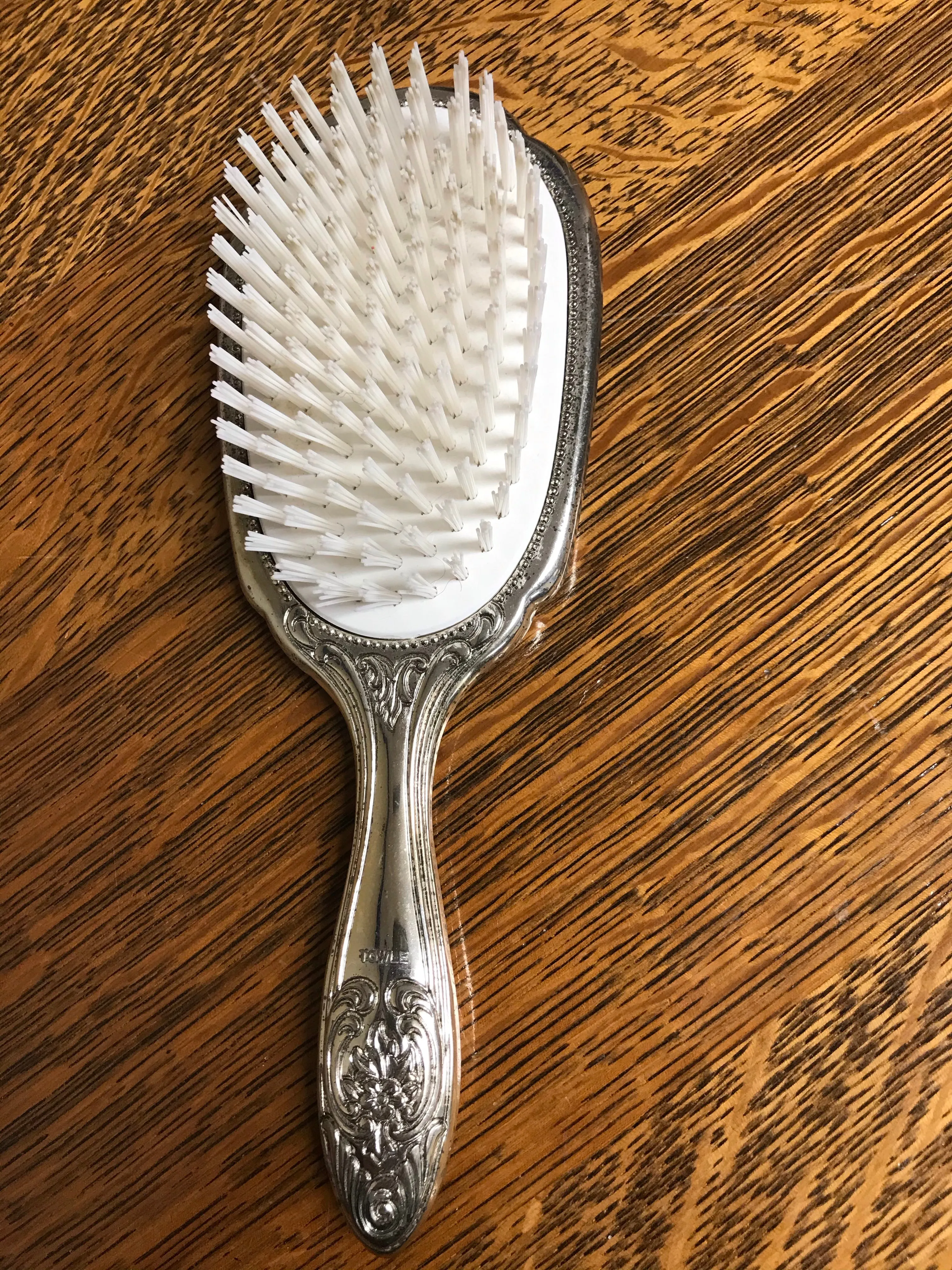 <€€ Vintage Towle Ornate Silver Handheld 8.5” Vanity Hair Brush