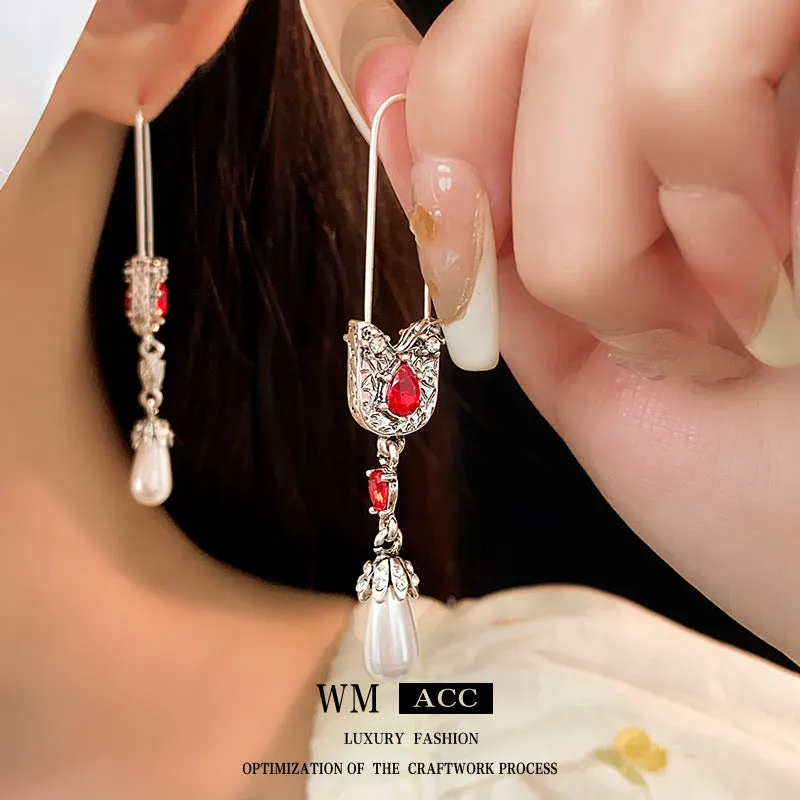 Luxurious Pearl Geometric Alloy Diamond Inlay Earrings