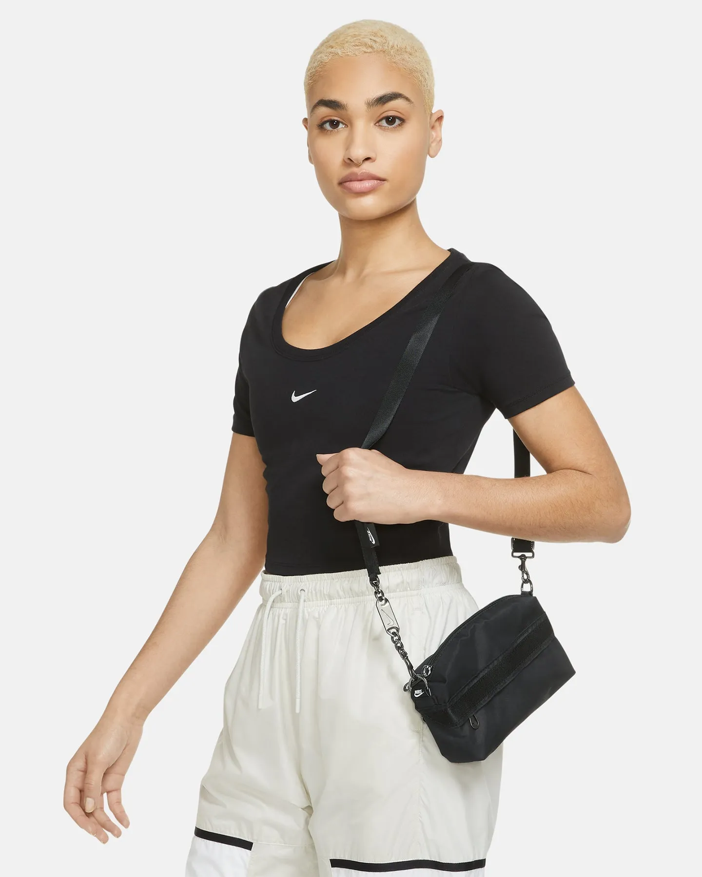 Nike Women's NSW Futura Luxe Crossbody Bag Black