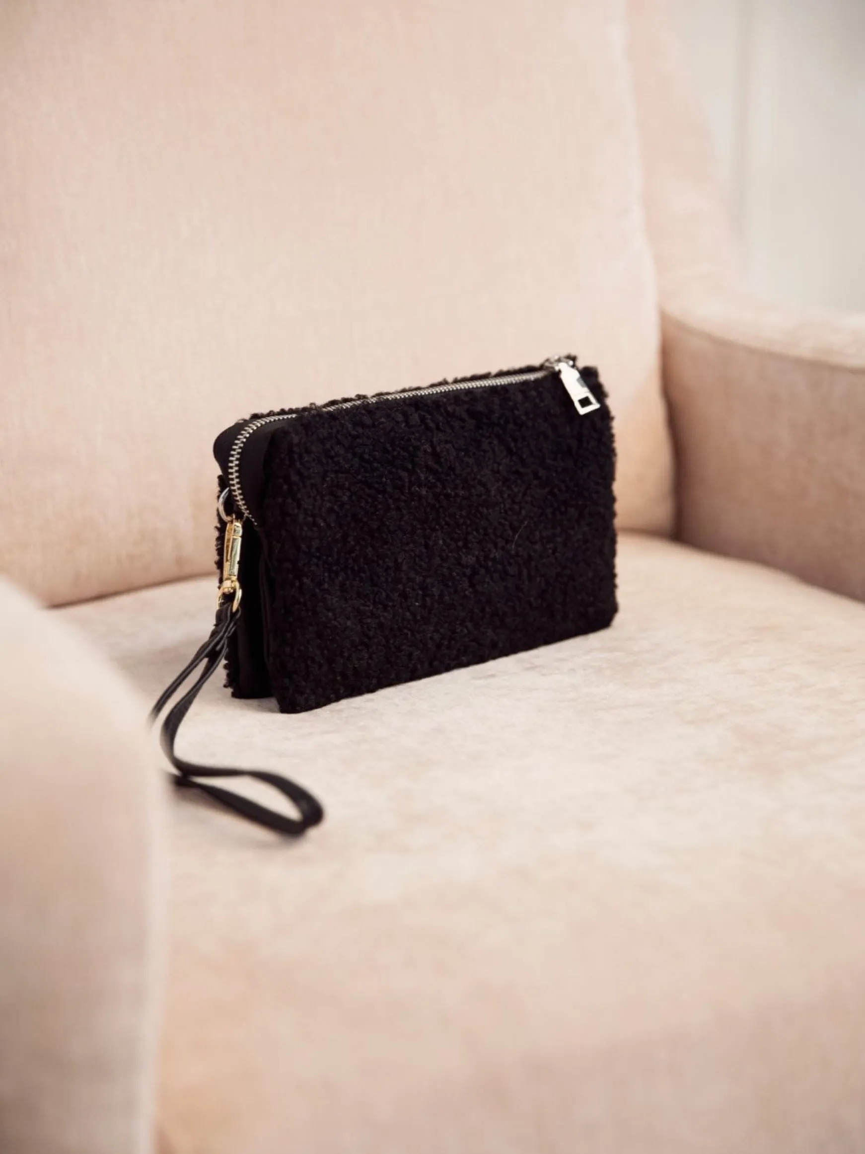 Riley Crossbody, Sherpa Black