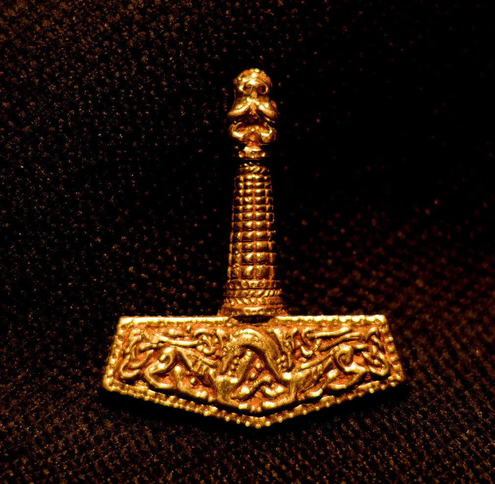 Thor's Hammer Pendant with Dogs of War - N-40