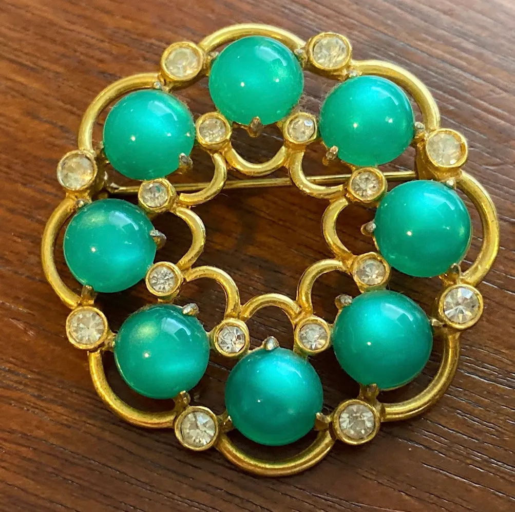 Vintage Green Gripoix Style Cabochon Rhinestone Wreath Brooch Pin